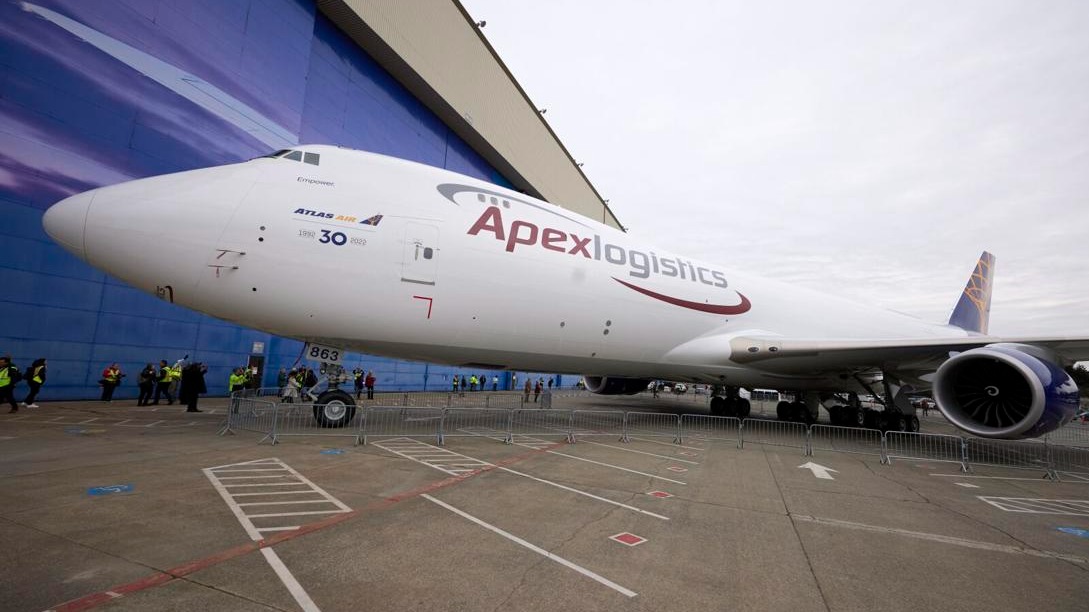 Boeing bids farewell to an icon and delivers the last 747 Jumbo Jet 