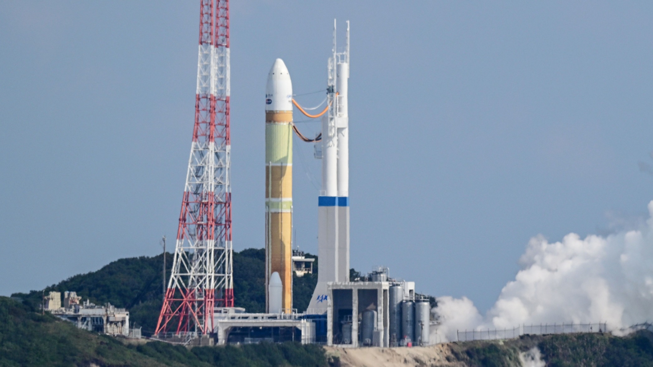 The launch of the Japanese H3 rocket was aborted after two solid boosters failed to ignite