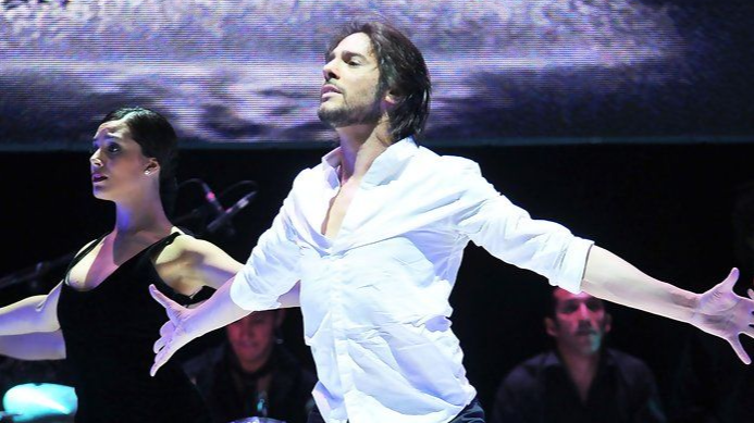 Joaquín Cortés: A Flamenco Icon's Vibrant Artistry