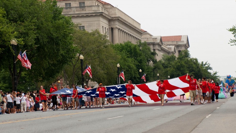 Frozen Challenges and Fiery Skies: Highlights in Photos