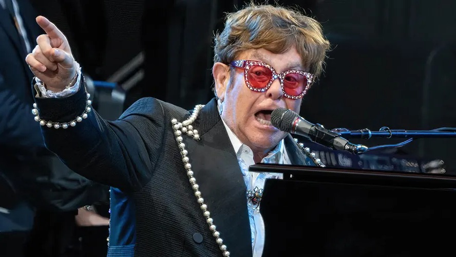 Why Elton John Broke Down in Tears After Recording a Song