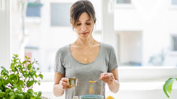 Beyond Food: How
Hormonal Imbalances Like PCOS, Hypothyroidism Lead to Obesity in Women