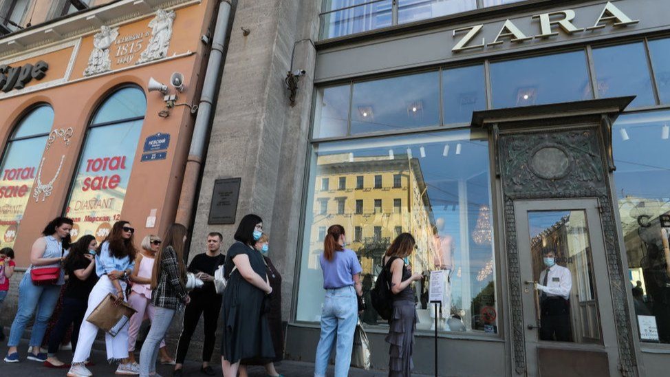 Zara, Paypal, and Samsung closed their stores in Russia due to the Ukrainian invasion