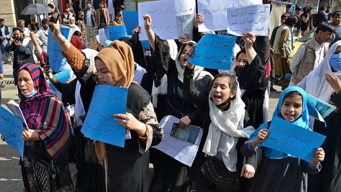Afghanistan: World Bank halts project over ban on a girls school